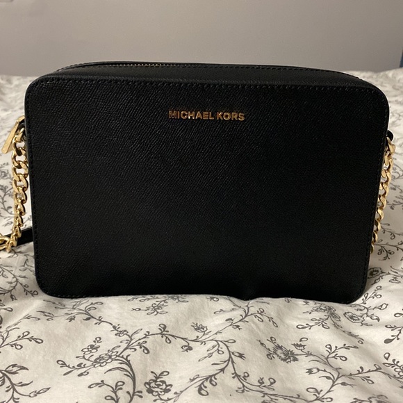 Michael Kors Jet Set Crossbody - Picture 2 of 11